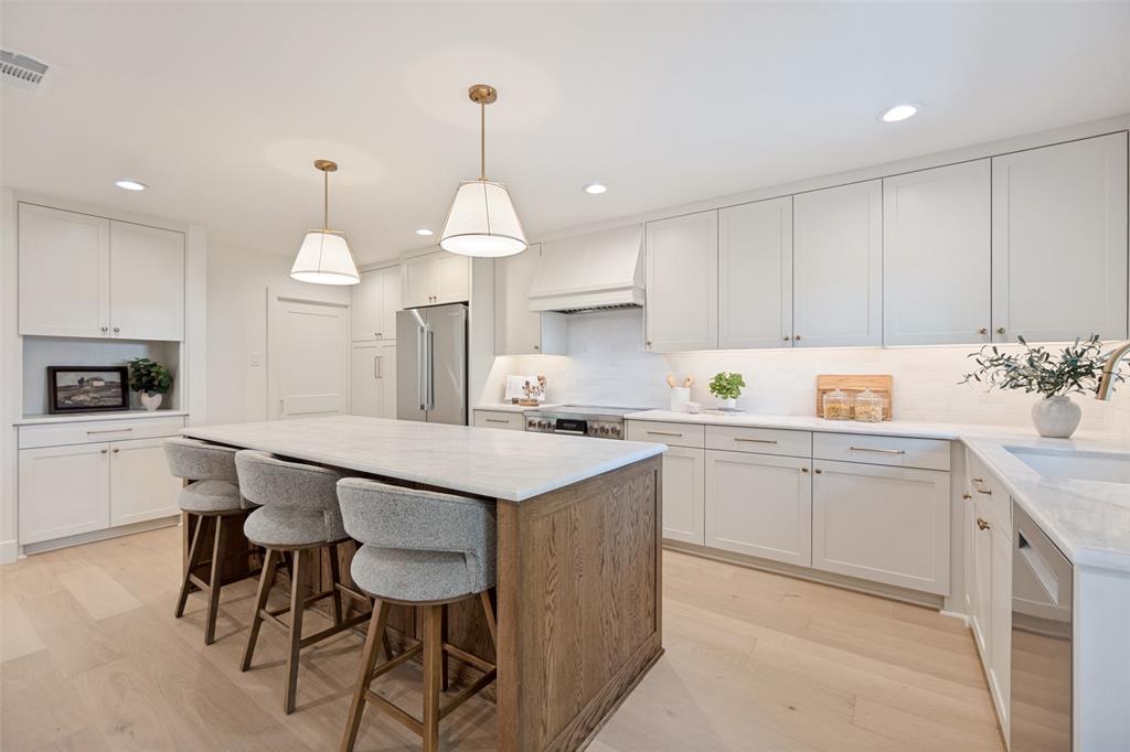 10649 Longmeadow Drive, Dallas, TX 75238