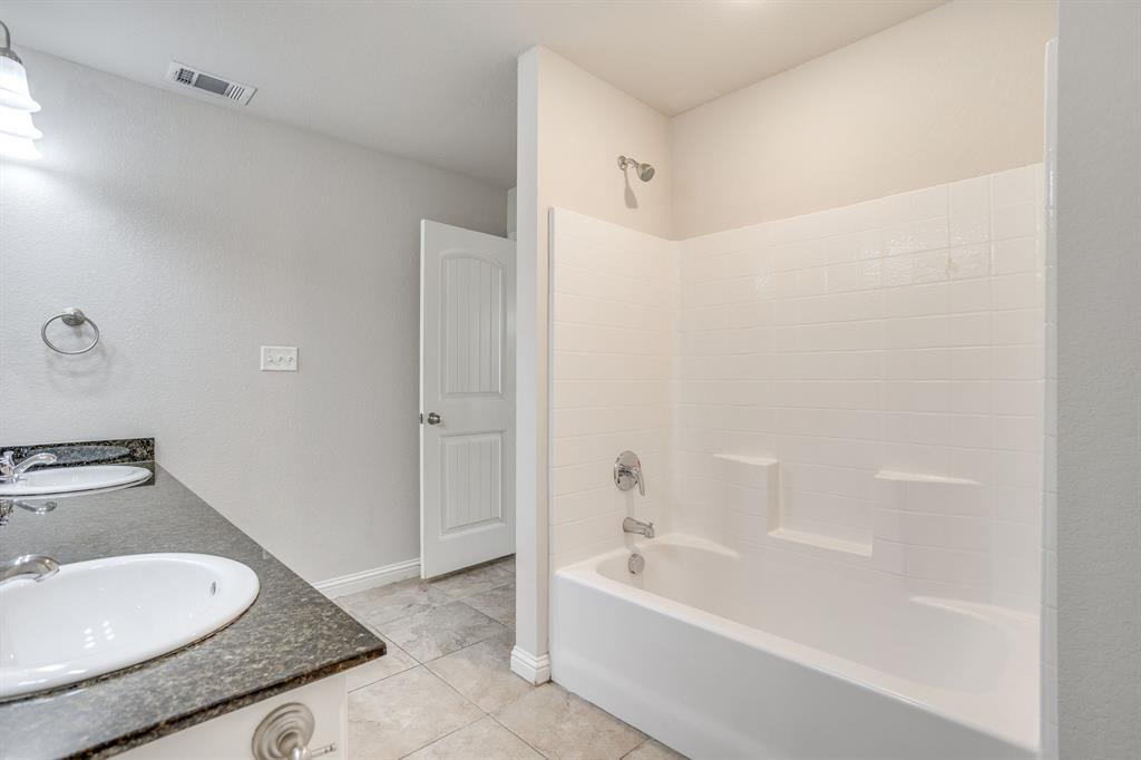 3002 Weave Court, Granbury, TX 76049