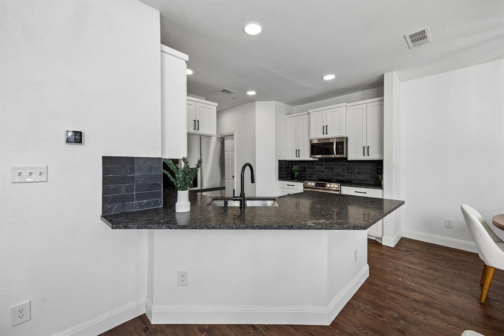 916 Avondale Lane, Plano, TX 75025