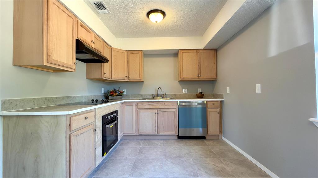 852 Beverly Drive, Terrell, TX 75160 852 Beverly Drive, Terrell, TX 75160