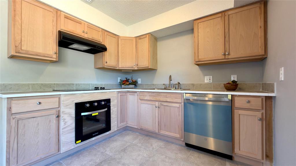 852 Beverly Drive, Terrell, TX 75160 852 Beverly Drive, Terrell, TX 75160