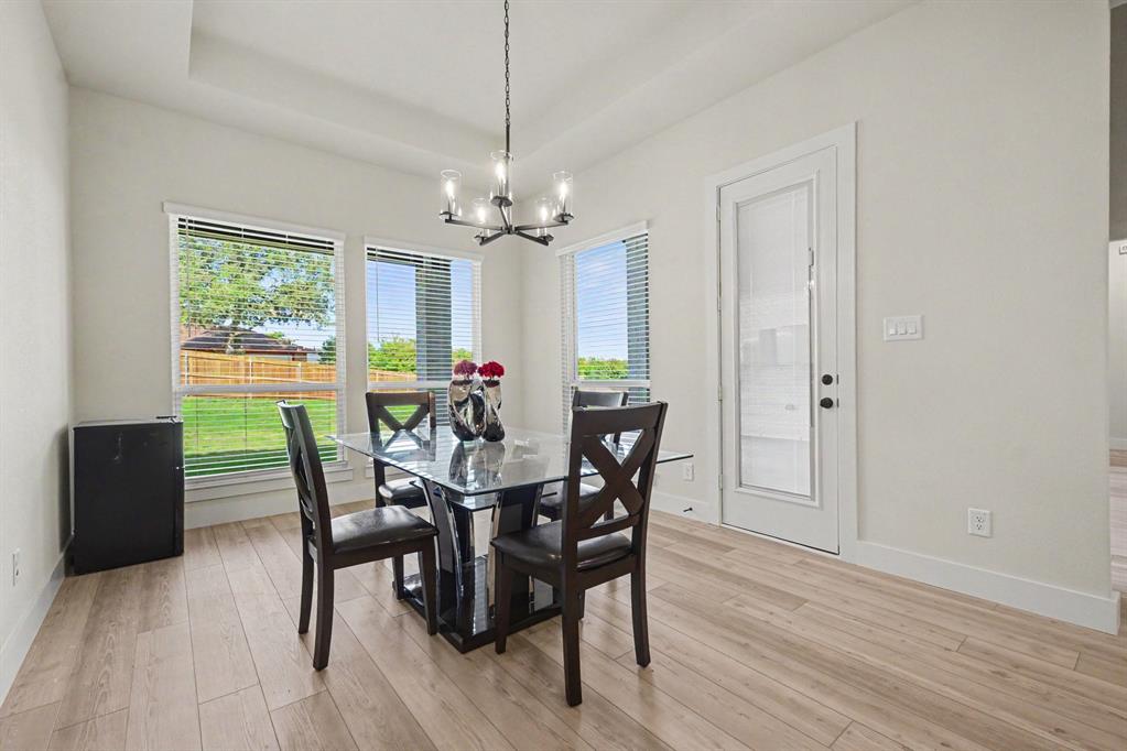 1135 Willow Lake Drive, DeSoto, TX 75115