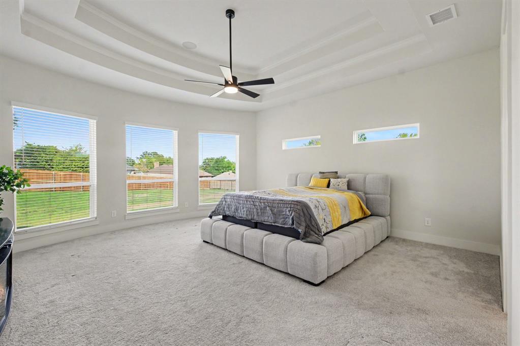 1135 Willow Lake Drive, DeSoto, TX 75115