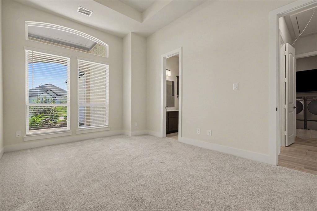 1135 Willow Lake Drive, DeSoto, TX 75115