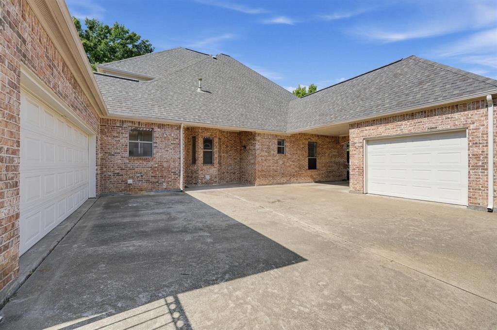 210 Black Walnut Drive, Garland, TX 75044