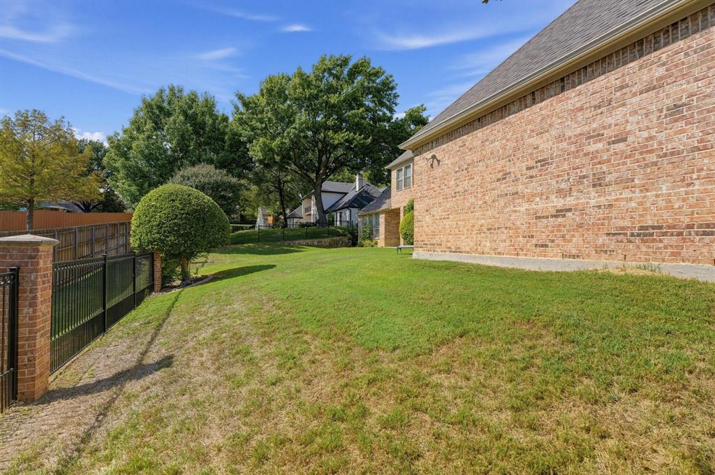 210 Black Walnut Drive, Garland, TX 75044