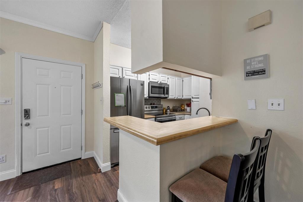 7151 Gaston Avenue, #1001, Dallas, TX 75214