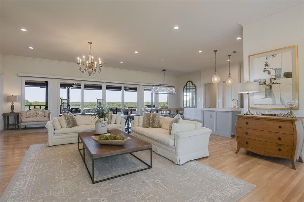 966 Sugar Ridge Road, Ennis, TX 75119