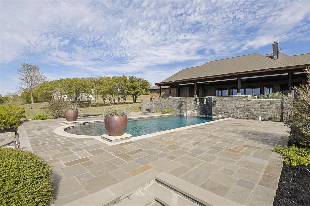 966 Sugar Ridge Road, Ennis, TX 75119