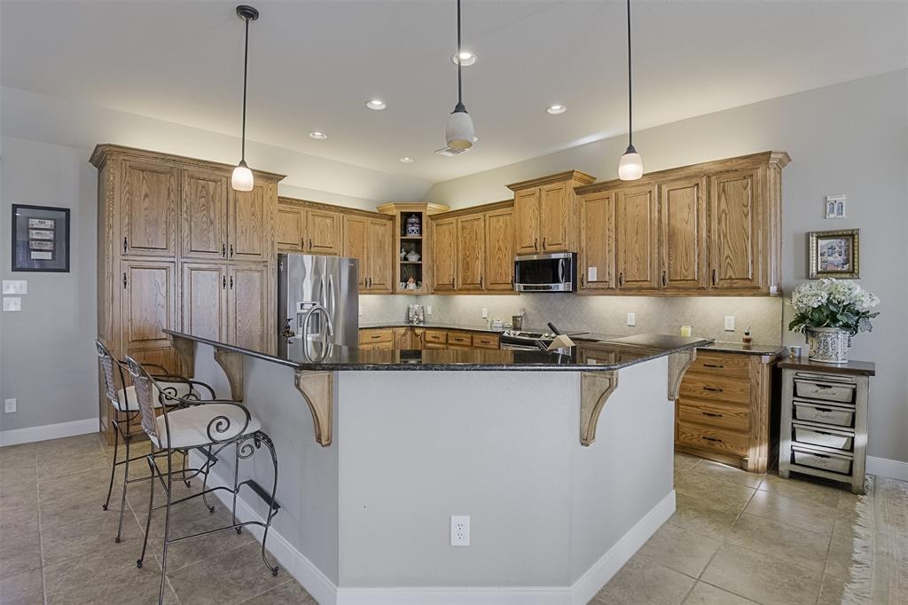 966 Sugar Ridge Road, Ennis, TX 75119