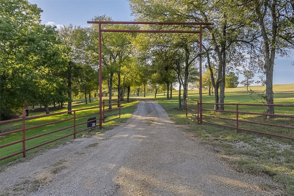 966 Sugar Ridge Road, Ennis, TX 75119