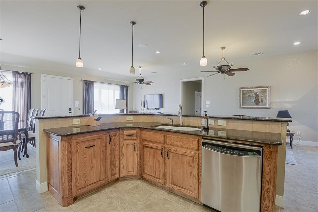 966 Sugar Ridge Road, Ennis, TX 75119