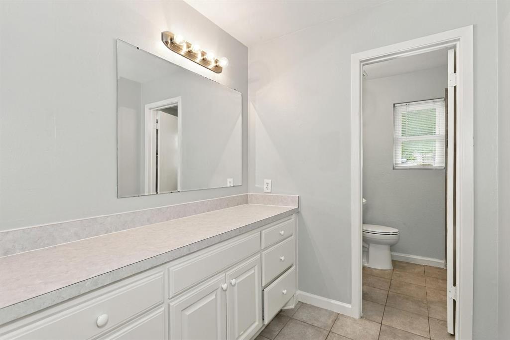 1725 Weathered Street, Irving, TX 75062