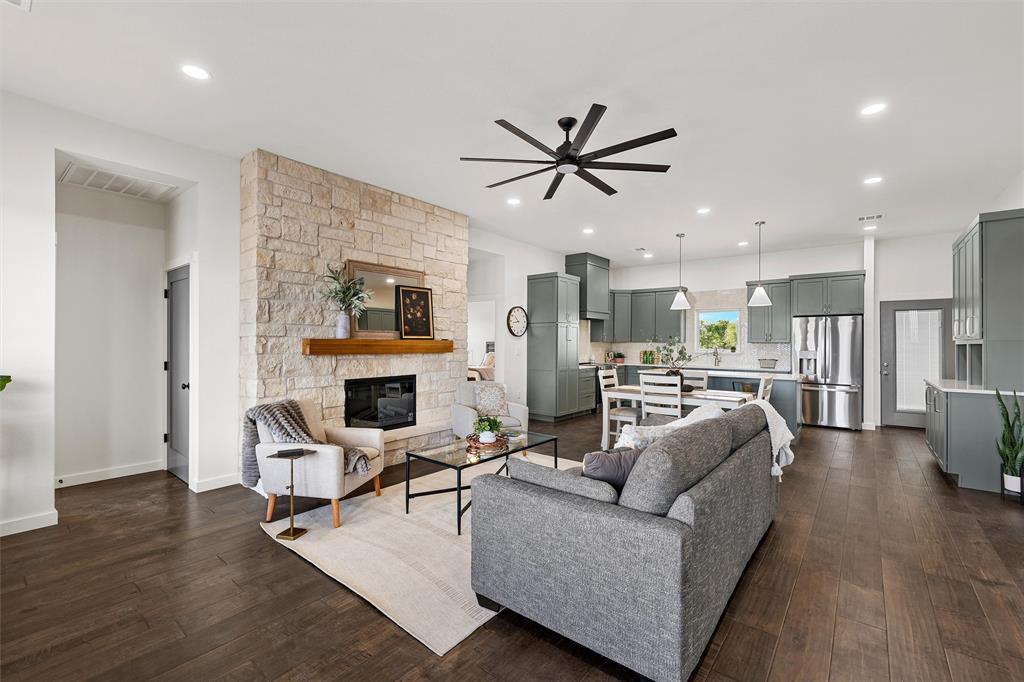 1025 Wyatt Lane, McGregor, TX 76657