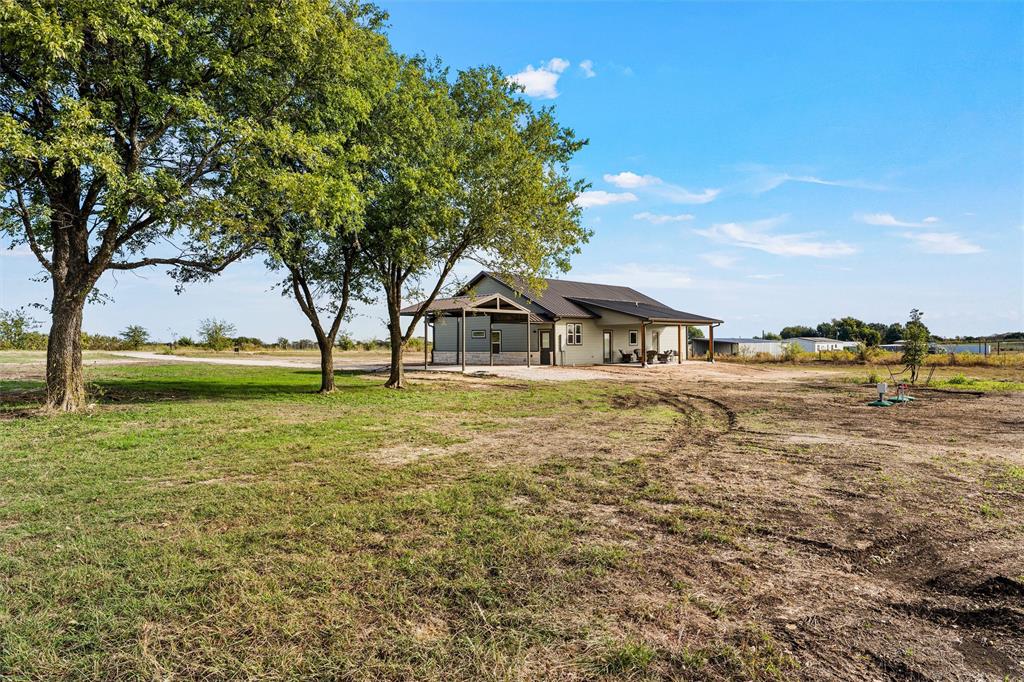 1025 Wyatt Lane, McGregor, TX 76657