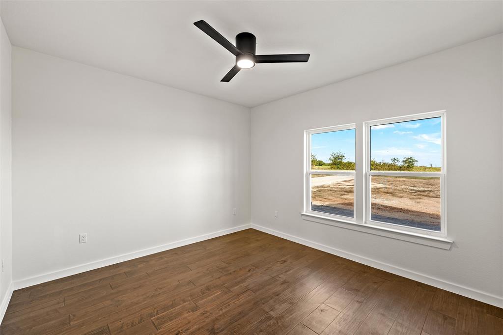 1025 Wyatt Lane, McGregor, TX 76657
