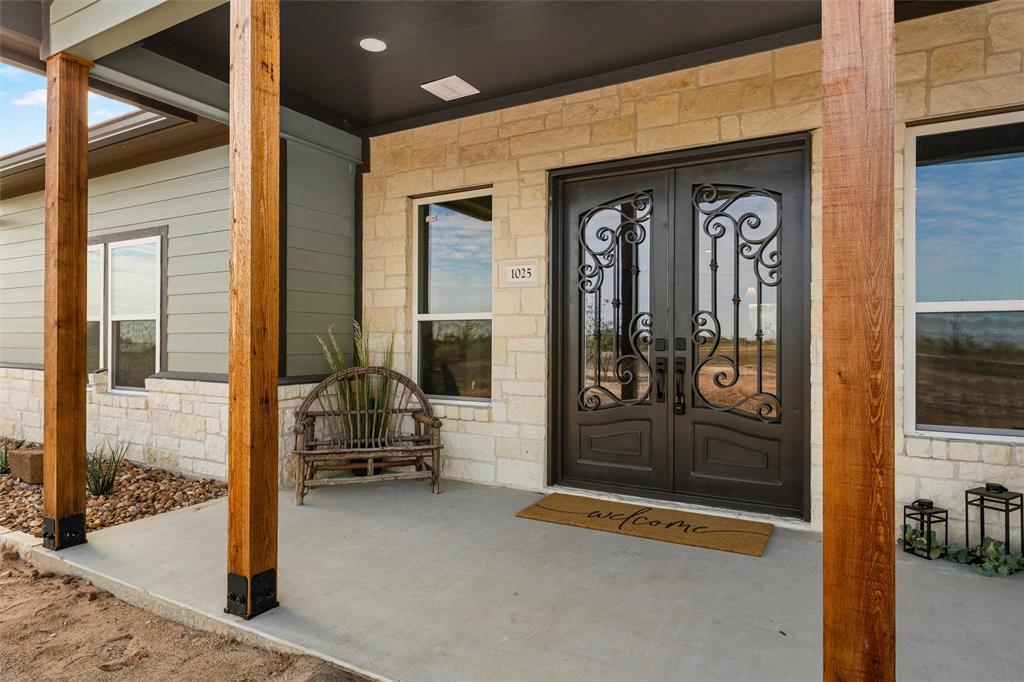 1025 Wyatt Lane, McGregor, TX 76657