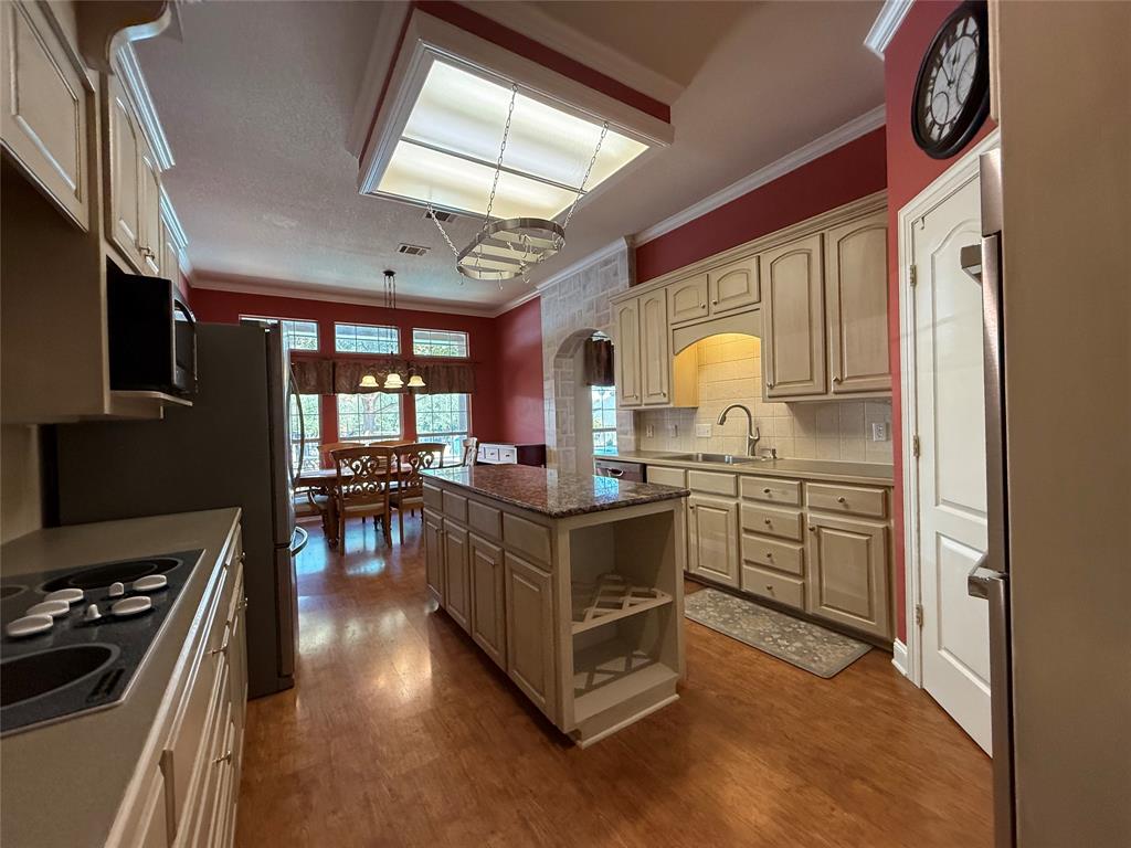 107 Pinnacle Court, Woodway, TX 76712