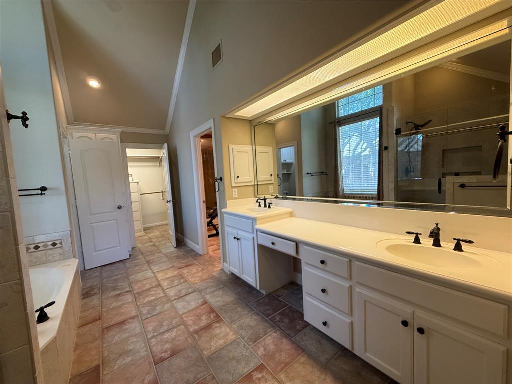 107 Pinnacle Court, Woodway, TX 76712