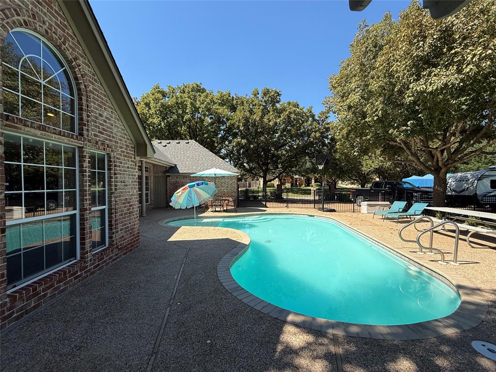 107 Pinnacle Court, Woodway, TX 76712
