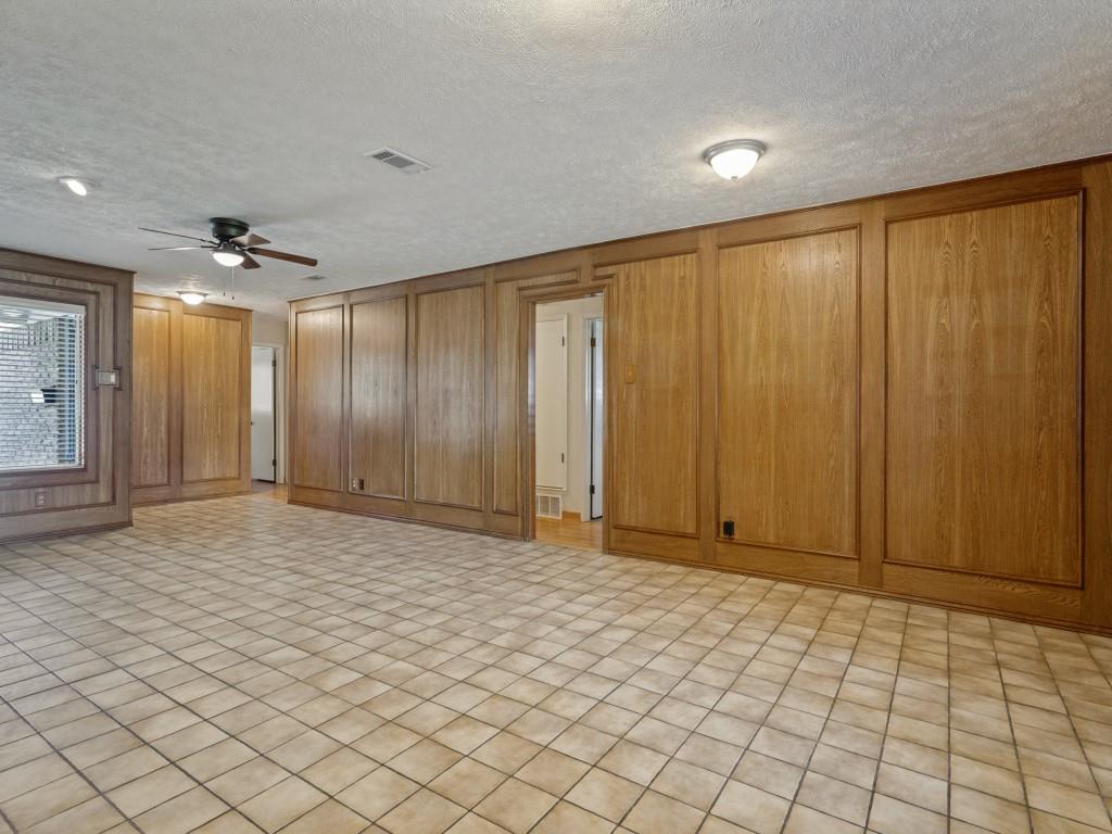Den view into Hallways