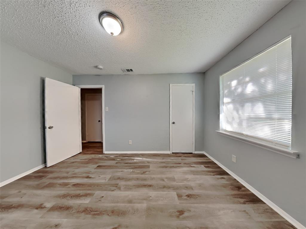1525 Gardenside Drive, Dallas, TX 75217