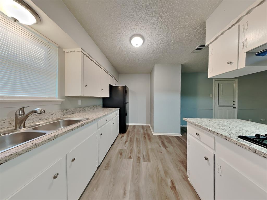 1525 Gardenside Drive, Dallas, TX 75217