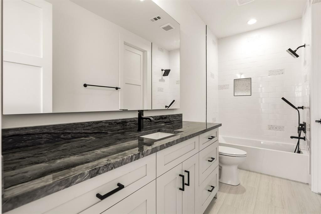 Ensuite bathroom to upstairs bedroom 2