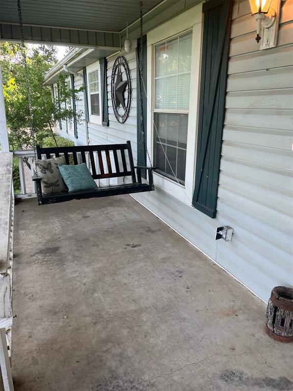 1061 S Main Street, Ferris, TX 75125