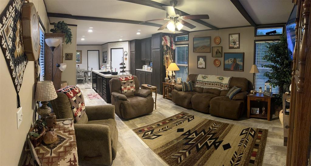 1061 S Main Street, Ferris, TX 75125