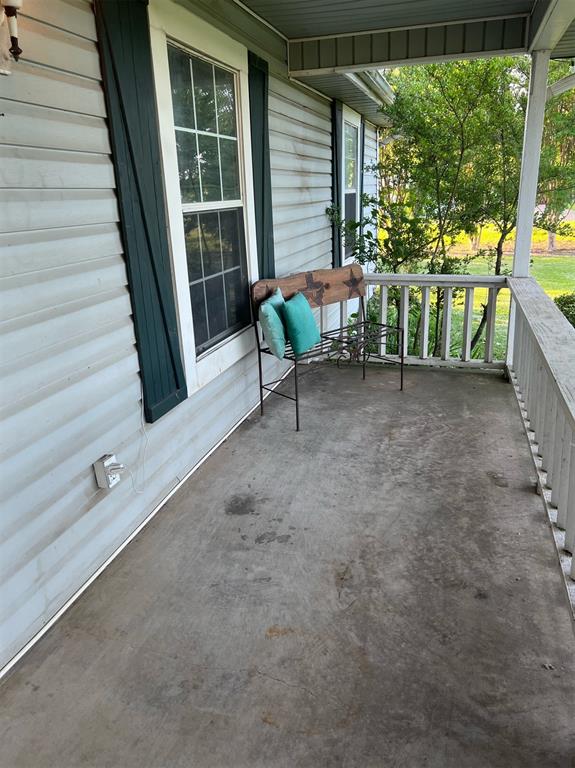 1061 S Main Street, Ferris, TX 75125