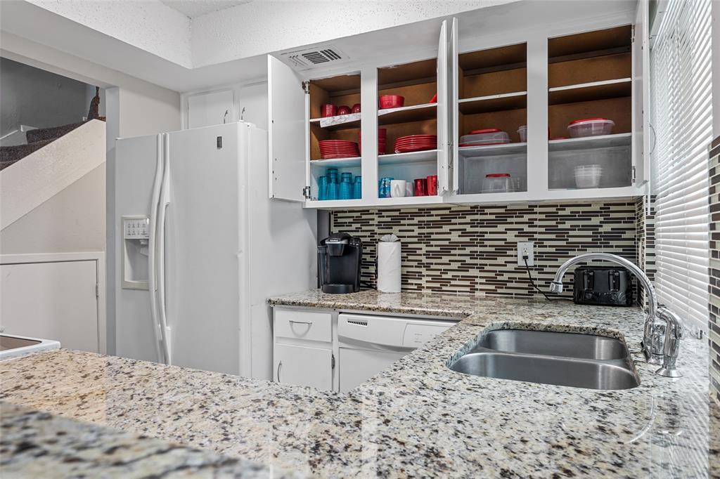 2104 Via Balboa, Carrollton, TX 75006