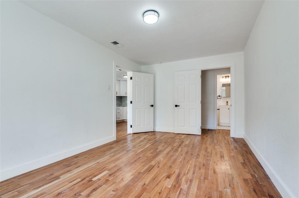 927 S Franklin Street, Dallas, TX 75211 927 S Franklin Street, Dallas, TX 75211