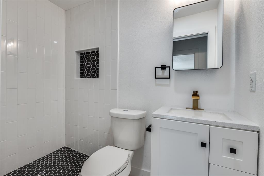 927 S Franklin Street, Dallas, TX 75211