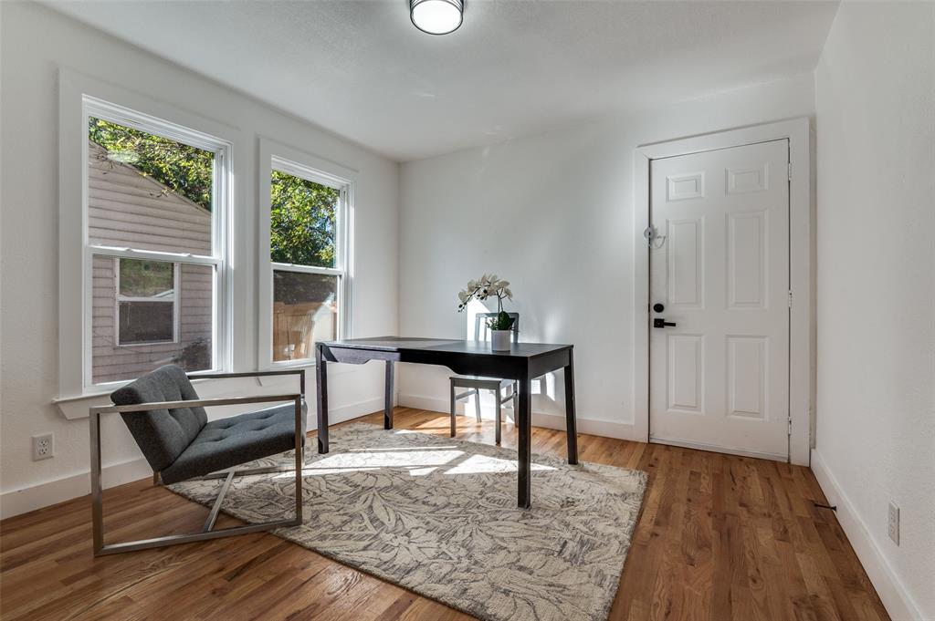927 S Franklin Street, Dallas, TX 75211 927 S Franklin Street, Dallas, TX 75211
