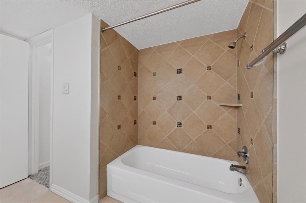 2624 Piedras, Irving, TX 75038