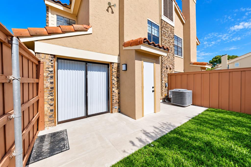 2624 Piedras, Irving, TX 75038