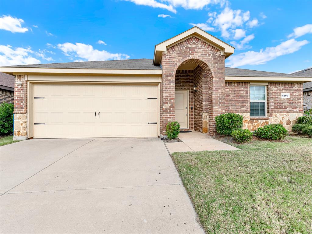 2290 Torch Lake Drive, Forney, TX 75126