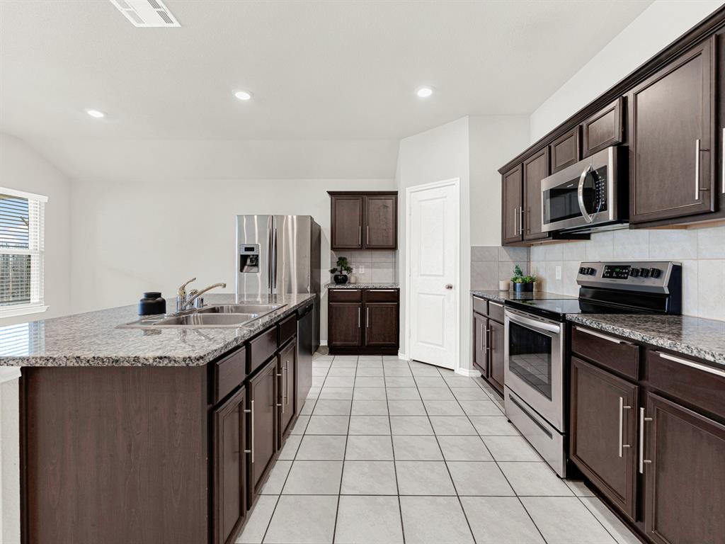 2290 Torch Lake Drive, Forney, TX 75126