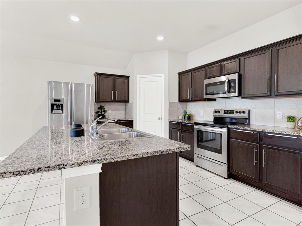 2290 Torch Lake Drive, Forney, TX 75126