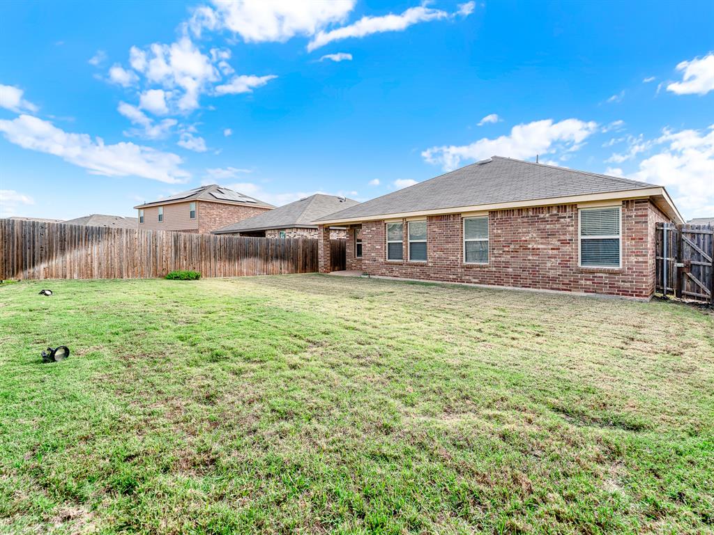 2290 Torch Lake Drive, Forney, TX 75126