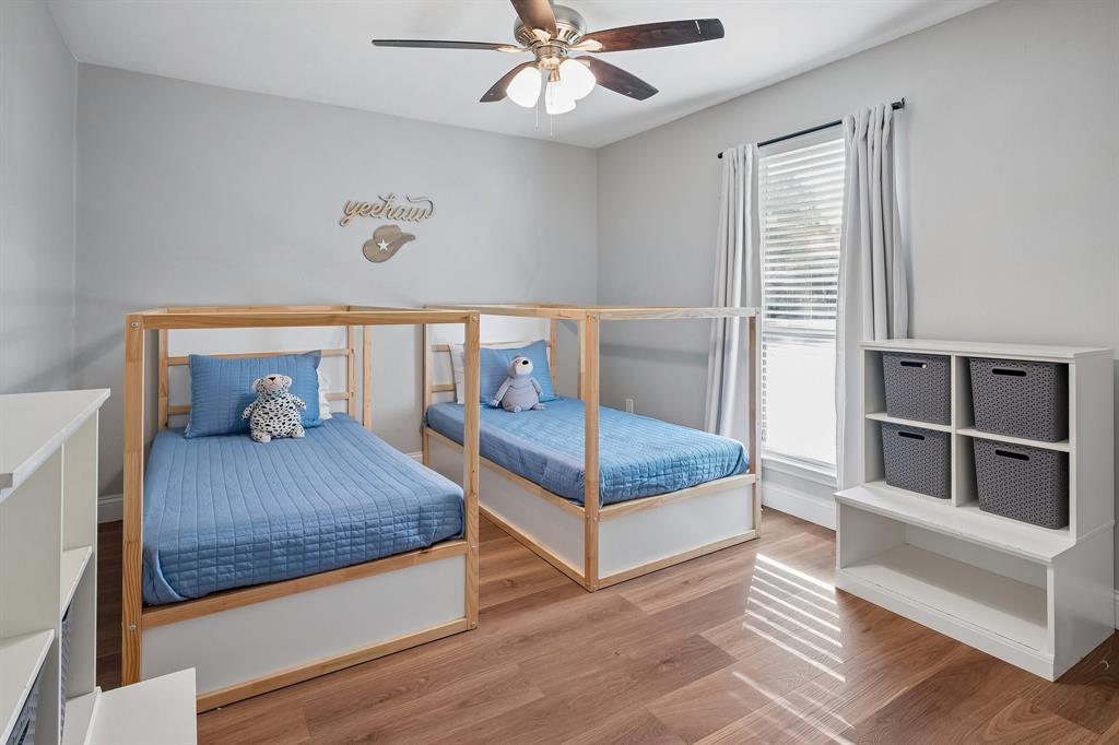 An ideal kids room or guest suite.