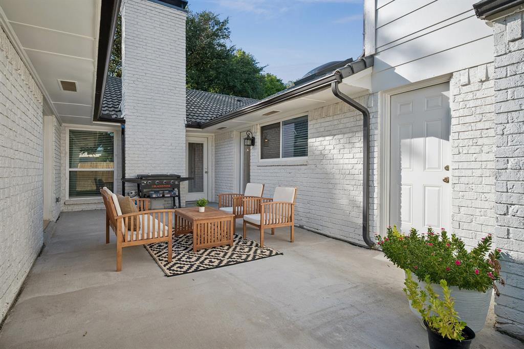Let parties spill over outside in this inviting outdoor patio.