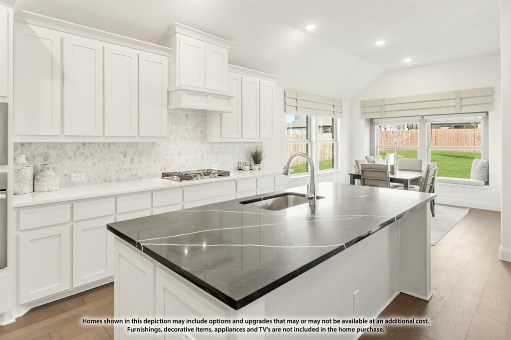 528 Sanctuary Drive, Waxahachie, TX 75165