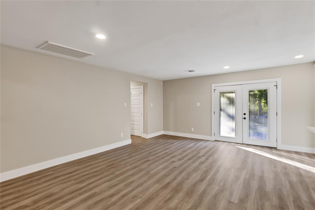 209 W 9th Street, Kemp, TX 75143