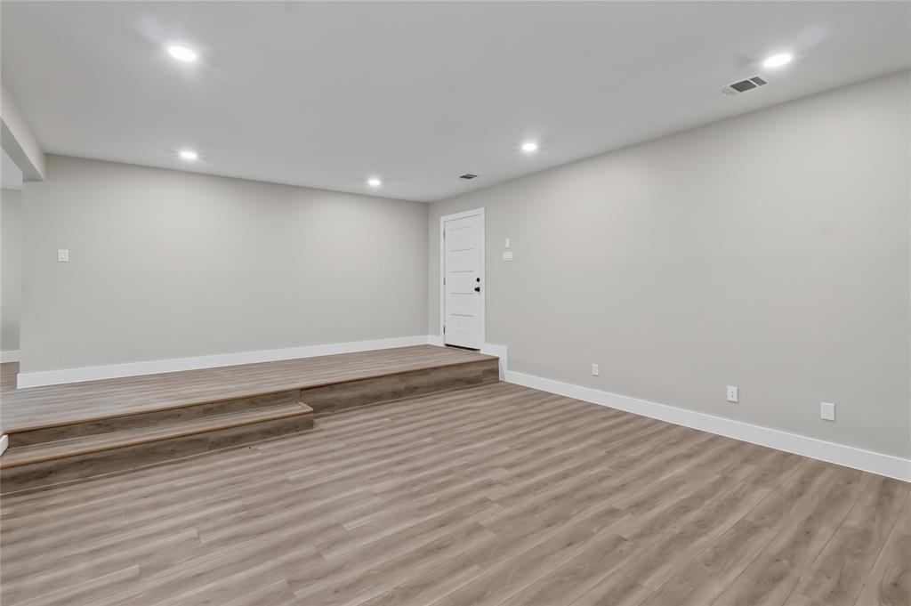 209 W 9th Street, Kemp, TX 75143 209 W 9th Street, Kemp, TX 75143