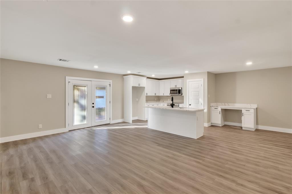209 W 9th Street, Kemp, TX 75143