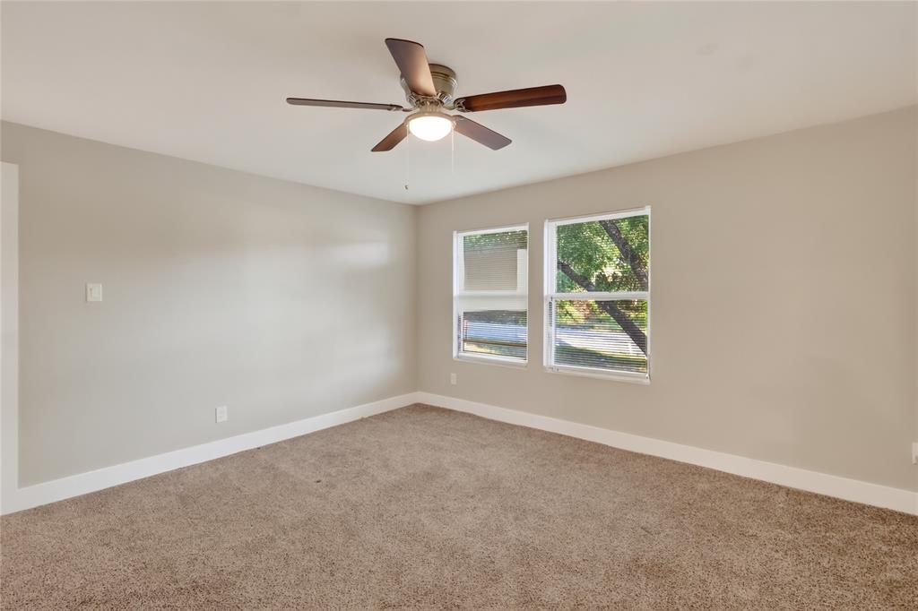 209 W 9th Street, Kemp, TX 75143