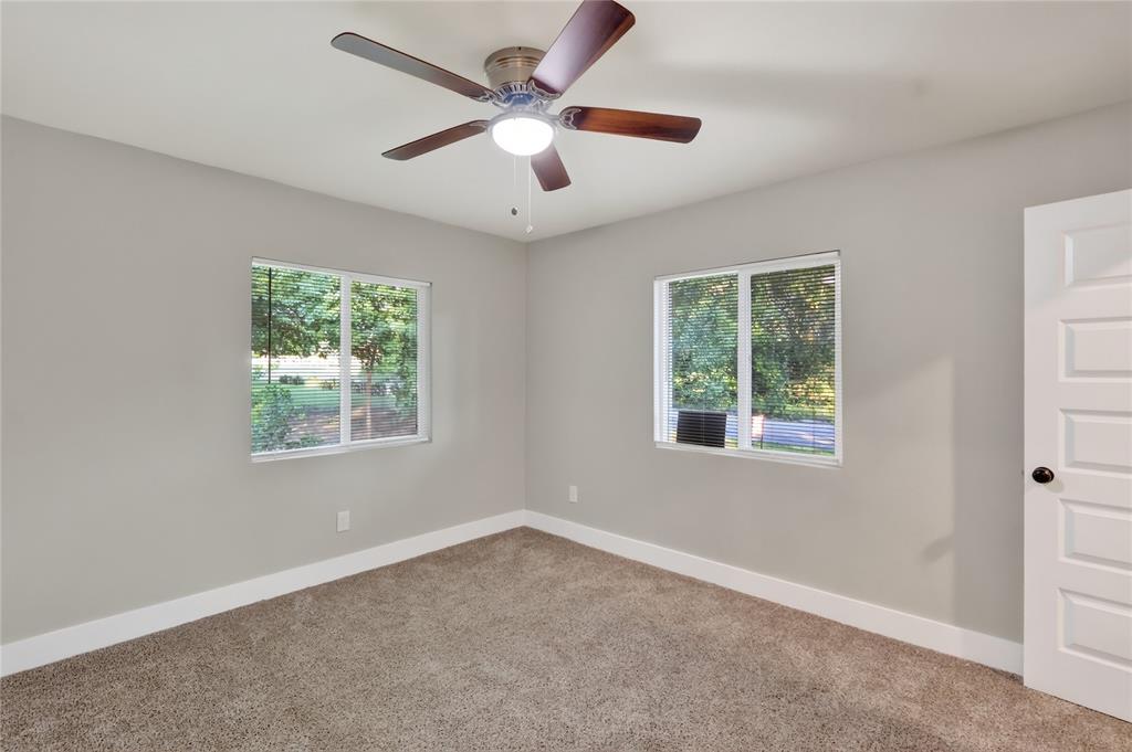 209 W 9th Street, Kemp, TX 75143