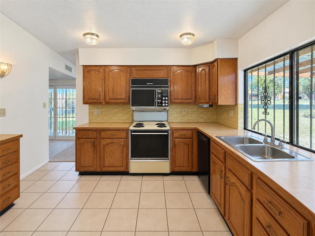 1226 Sequoia Drive, DeSoto, TX 75115